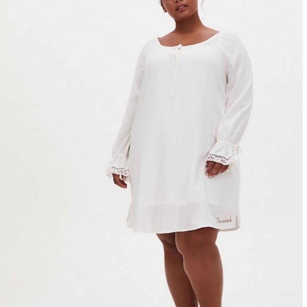 NWT Sassenach nightgown